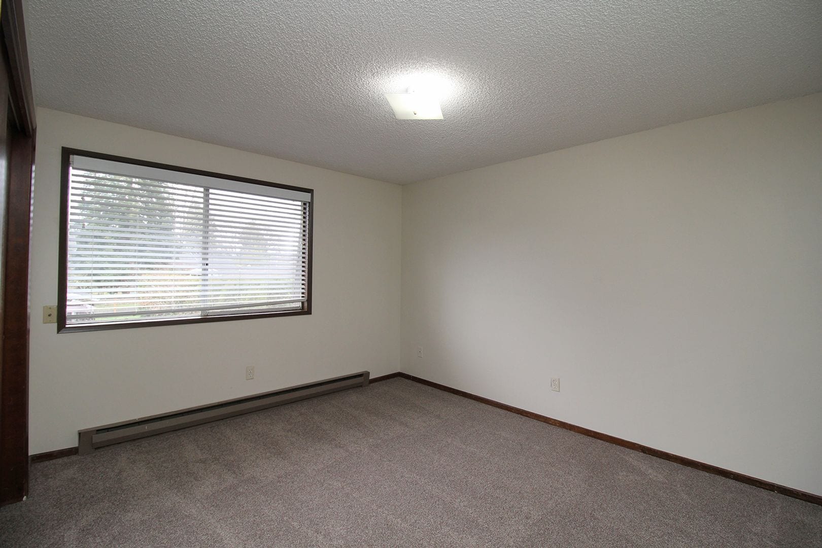 Building Photo - 14620 SE Woodland Way