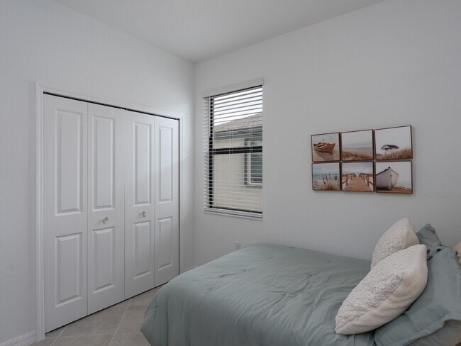 Building Photo - 3 Bedrooms | 2 Bathrooms | 2-Car Garage | Biscayne Landing – Gated Community