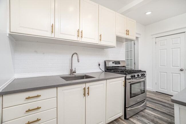 Building Photo - 47 Hartford St