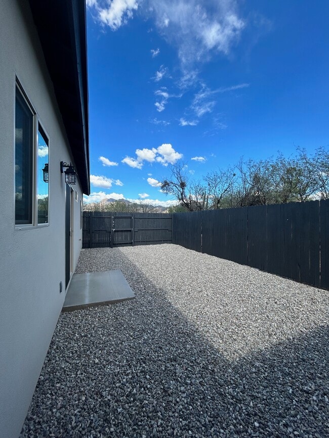 Building Photo - 1324 Renda Ct