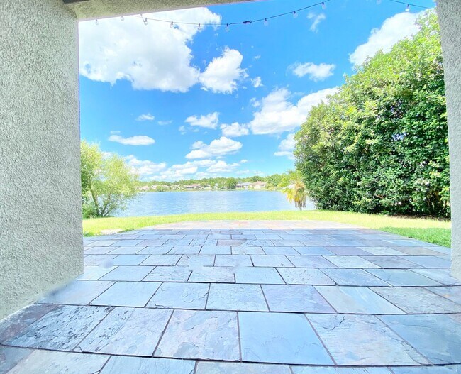 Building Photo - Stunning Lake View Home in Waterside Estate!