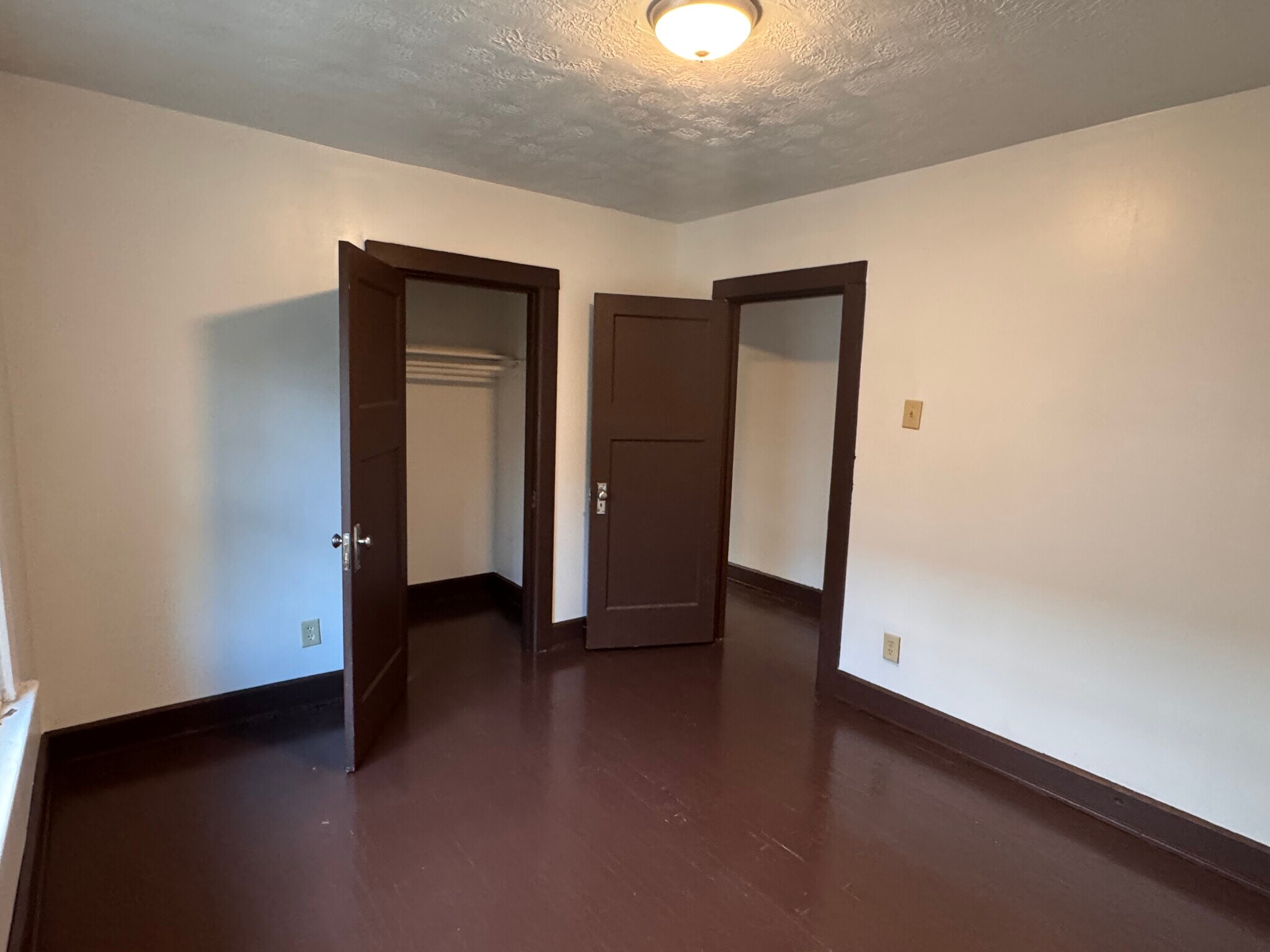 Building Photo - 1098 Miller Ave