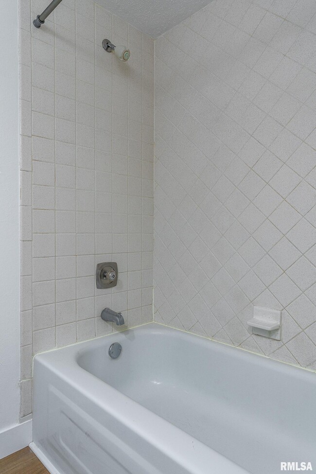 Building Photo - 2530 Saint John Ct