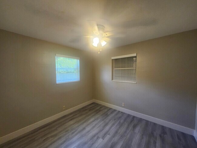 Building Photo - 4972 SW 93rd Ave