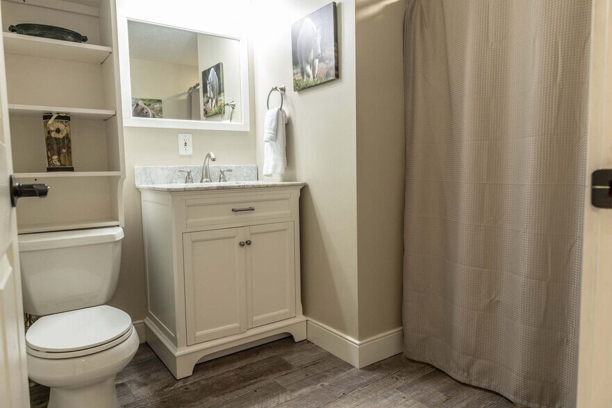 Building Photo - 8212 Bennett Rd