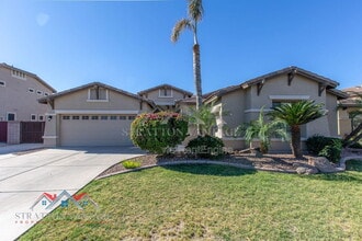 Building Photo - 661 E Julian Dr