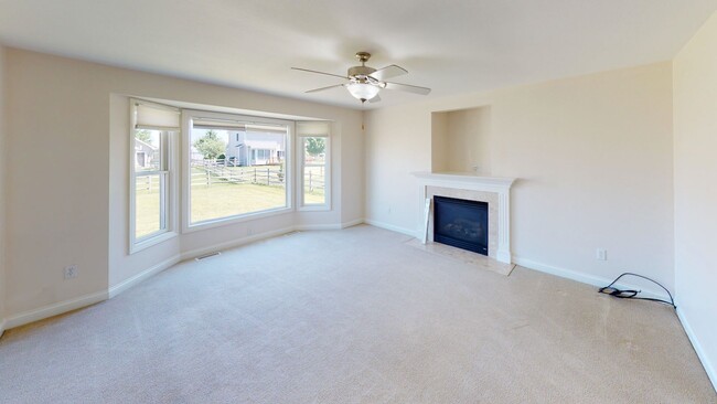 Building Photo - 3 Bedroom House for Rent