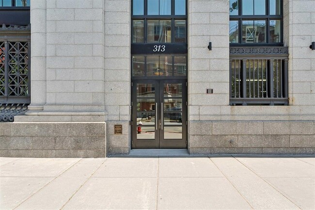 Building Photo - 313 1st St