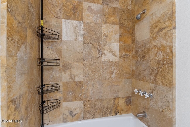 Building Photo - 166 Knollwood Dr