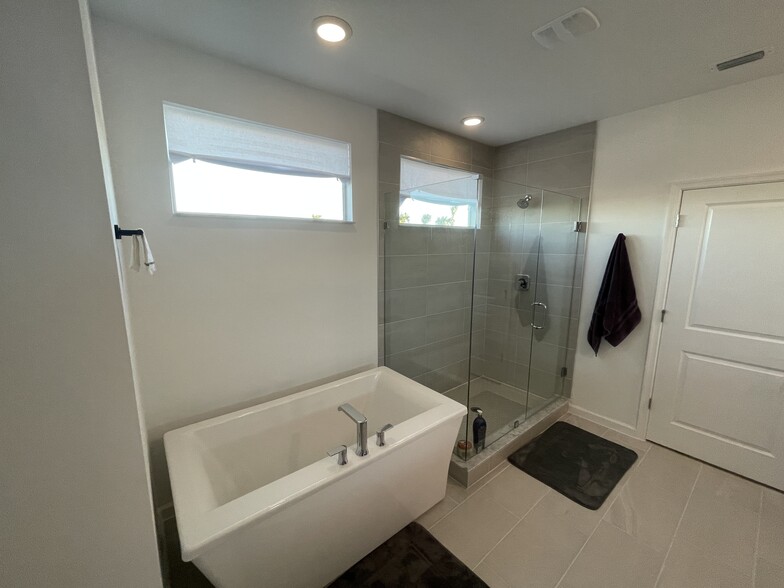 Building Photo - 11621 SW Lyra Dr