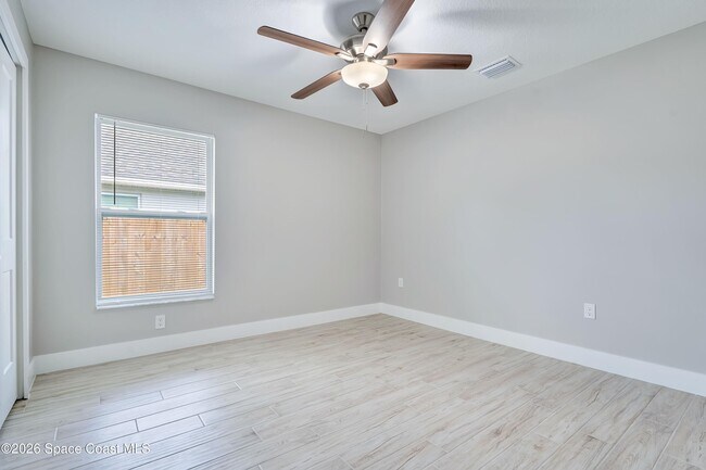 Building Photo - 857 Dunbar St