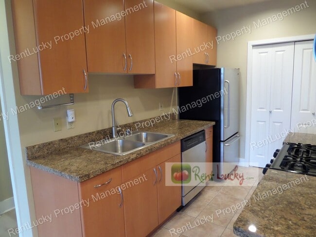 Building Photo - GREAT VIEWS! Lovely 2-Bedroom, 2 Bath Condo in Fantastic Fremont Area w/Garage Parking!!