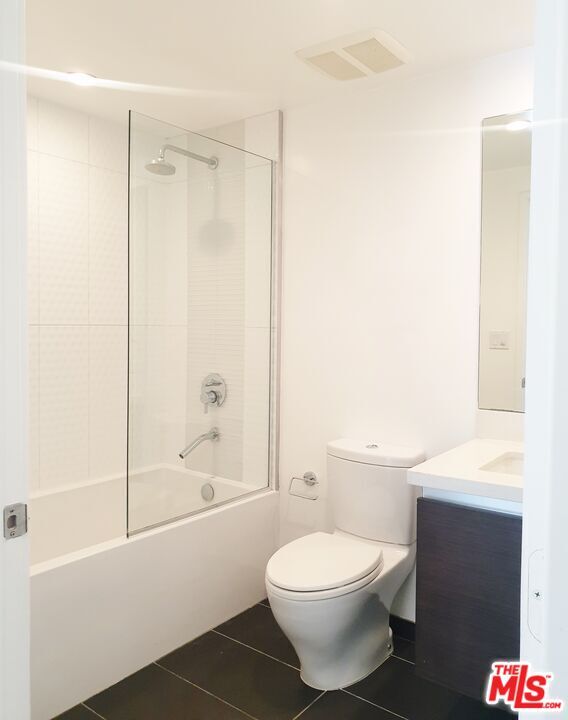 Building Photo - 1611 S Beverly Glen Blvd