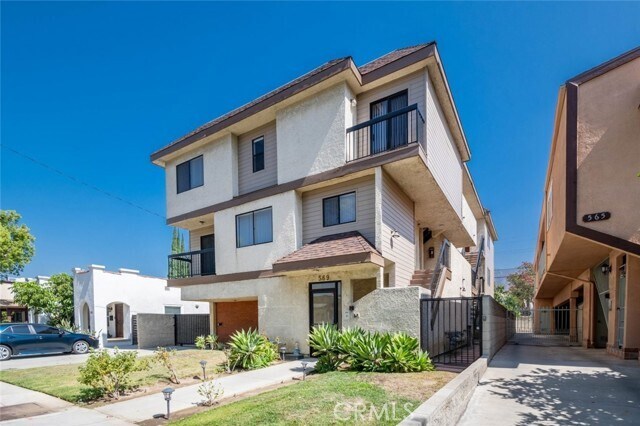 Building Photo - 569 Palm Dr