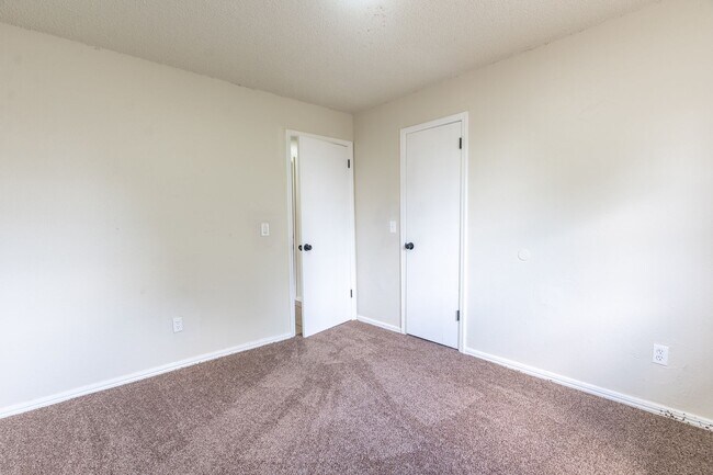 Building Photo - 4 Bedroom Rent to Own Home Available!