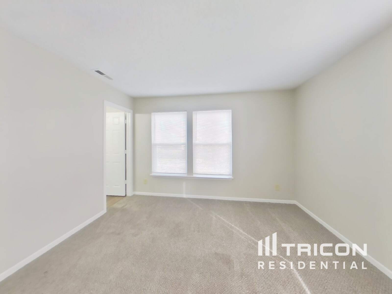 Building Photo - 824 Streamside Dr