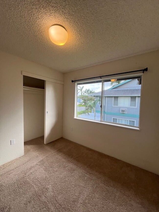 Building Photo - 3 bedroom/2 bath unit in Milliani Mauka wi...