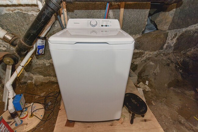 Building Photo - WINTER RENTAL: Squam Light