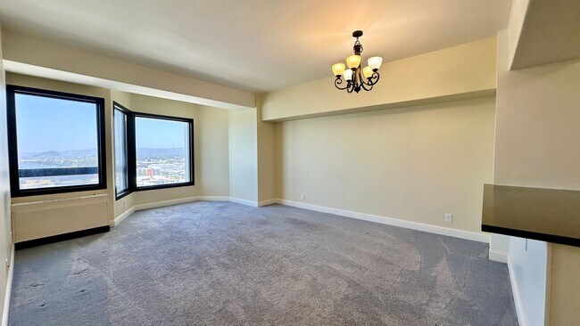 Building Photo - Stunning views of SF and the Bay from the ...