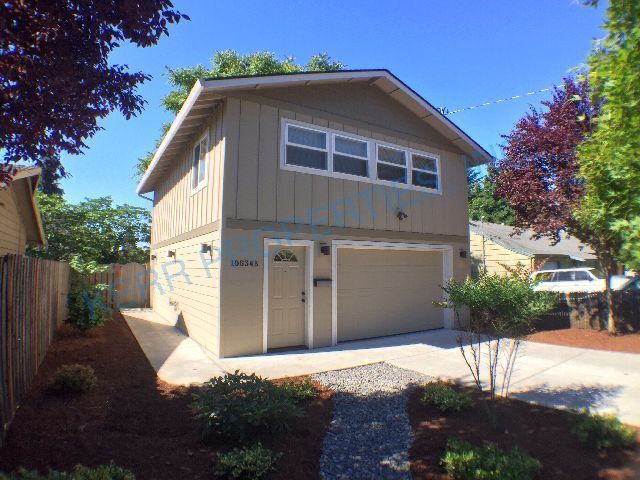 Building Photo - FREE RENT! Charming 3-Bed Home with 1.5 Ba...