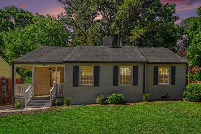 Building Photo - 490 Lynnhaven Dr SW