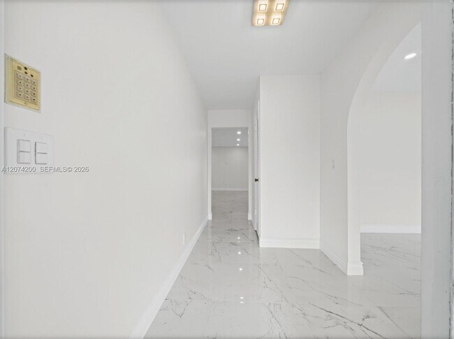 Building Photo - 10251 NW 39th Ct
