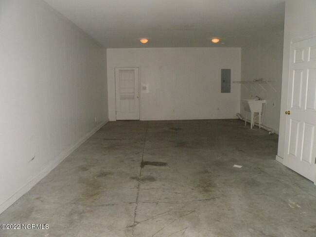 Building Photo - 104 Heather Glenn Cir