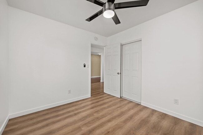 Building Photo - 6233-6235 Dorothy Dr