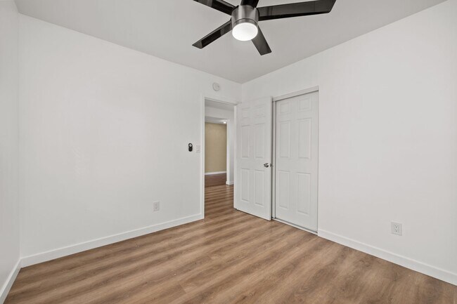Building Photo - 6233-6235 Dorothy Drive