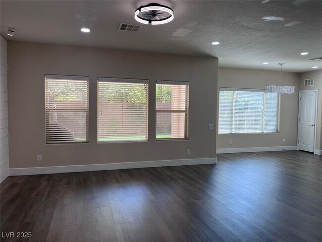 Building Photo - 2624 Valbonne Terrace