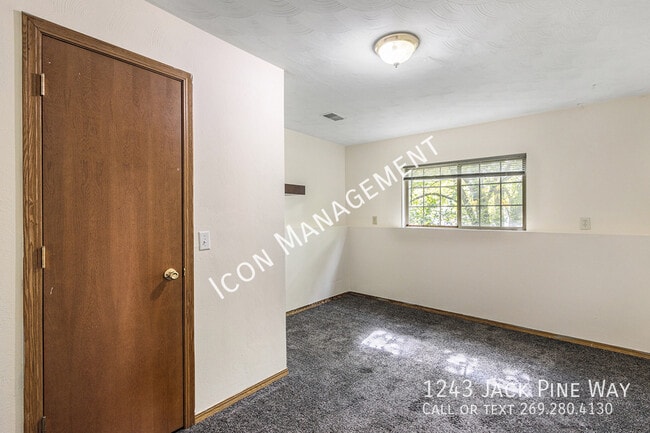 Building Photo - 1243 Jack Pine Way