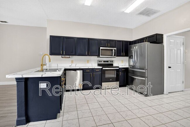 Building Photo - 121 Aurelia Ct