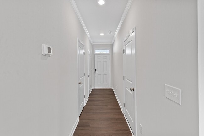 Building Photo - 130 Paramount Dr