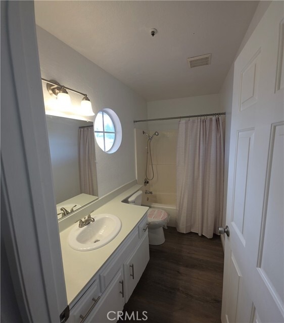 Building Photo - 17051 Fern St