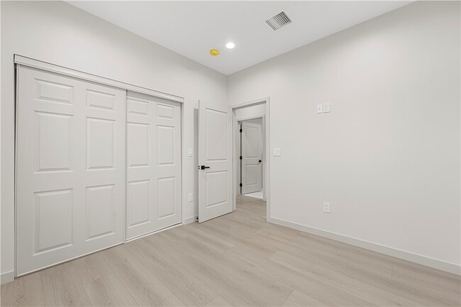 Building Photo - 13249 Kagel Canyon St