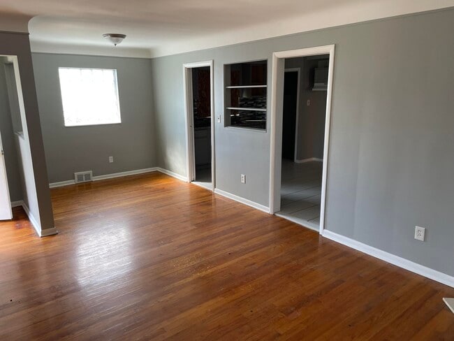 Building Photo - 16127 St Marys St