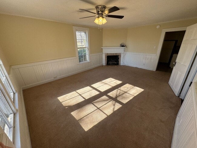 Building Photo - West Iredell Area - 4BR / 3BA + Carport