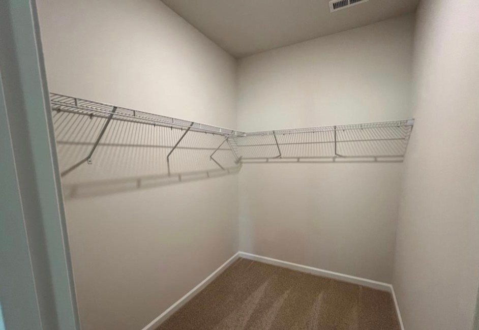 Building Photo - 1924 Vanderlyn St