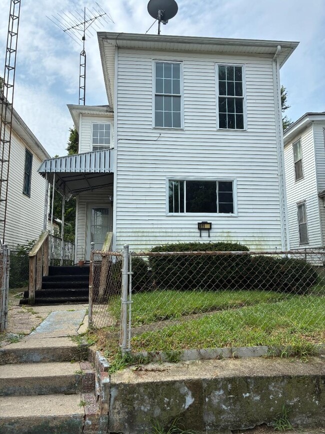 Building Photo - 811 N I St