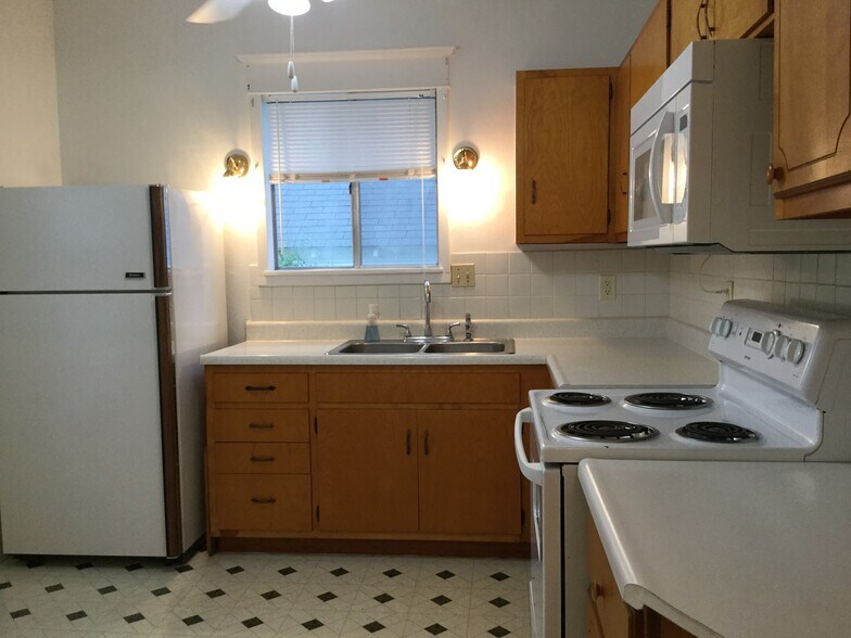 Building Photo - 1215 Liberty St