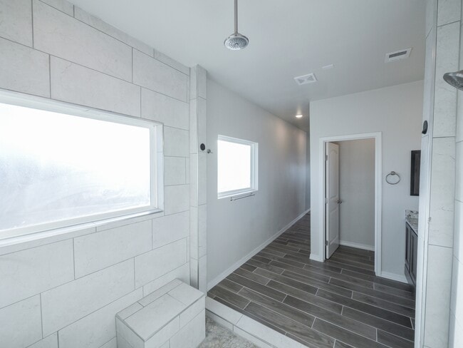 Building Photo - 917 Ada Ln