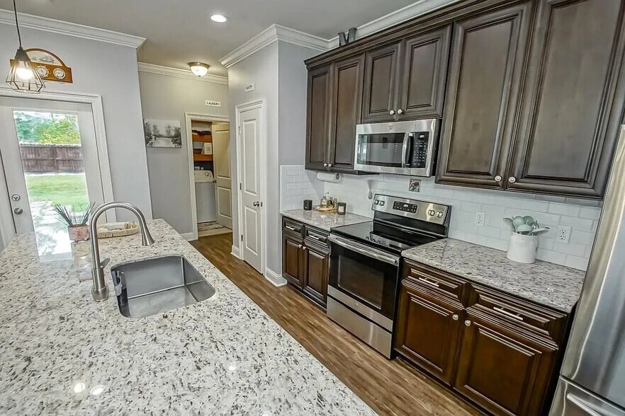 Building Photo - 59450 Spring Dr