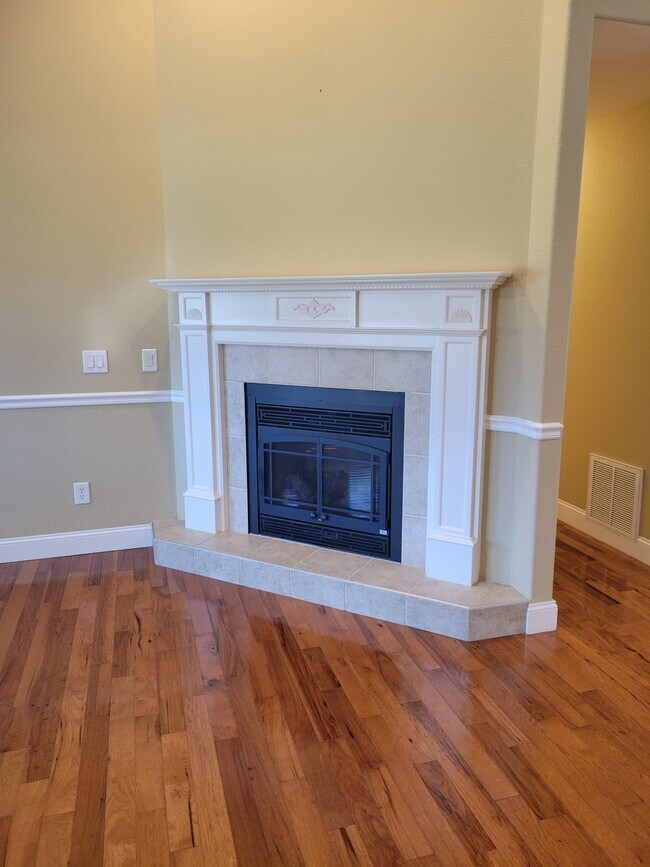 Building Photo - 544 Snead Dr