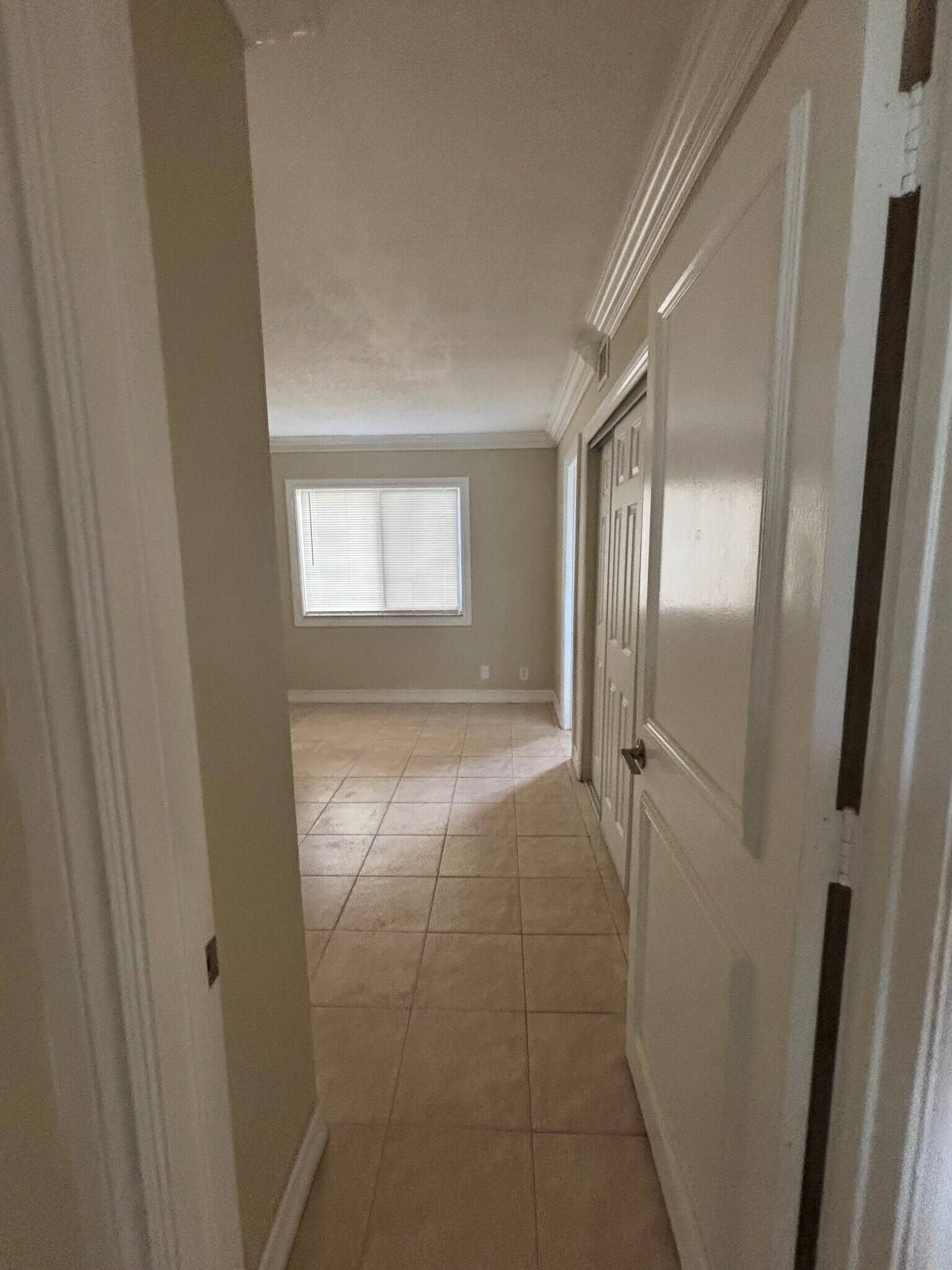 Building Photo - 116 Gardens Dr