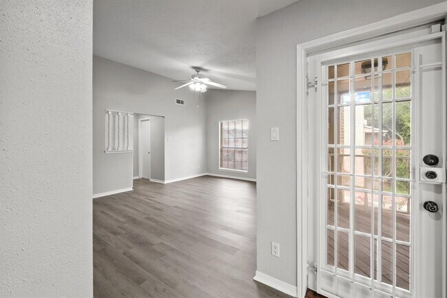 Building Photo - 7350 Kirby Dr