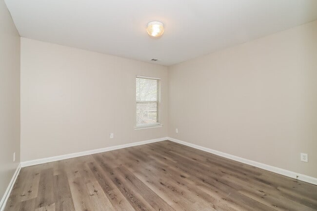 Building Photo - 206 Shaw Dr