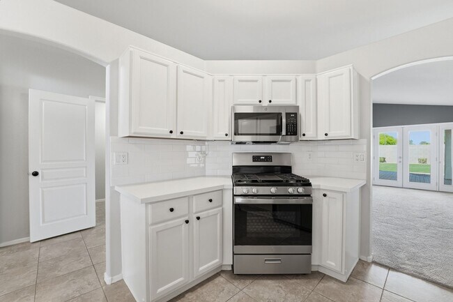 Building Photo - Welcome to this well-maintained 3-bedroom, 2-bath home in Gilbert, AZ!