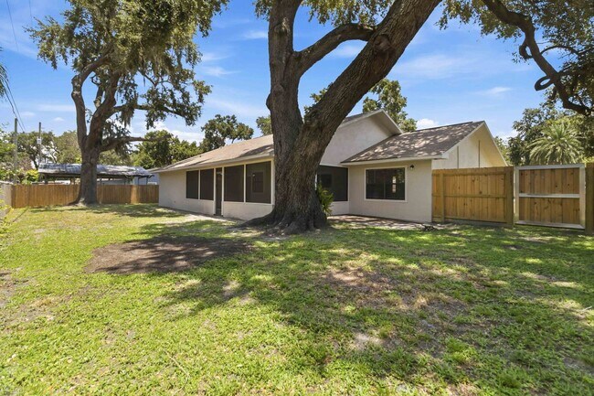 Building Photo - PENDING APPLICATION-Newly Renovated 3-Bedroom Home in Emerald Lake Colony – Move-In Special!