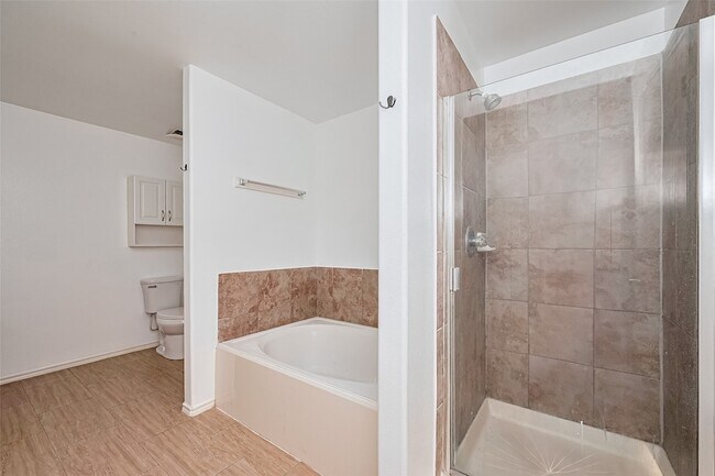 Building Photo - 508 Birch Cluster Ct