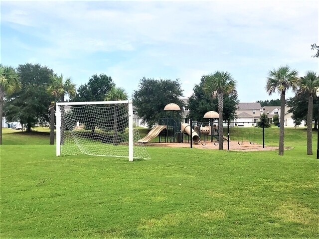 Building Photo - 330 Crabapple Cir